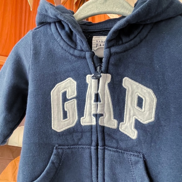 Baby Gap newborn footed one piece for fall - Picture 4 of 4
